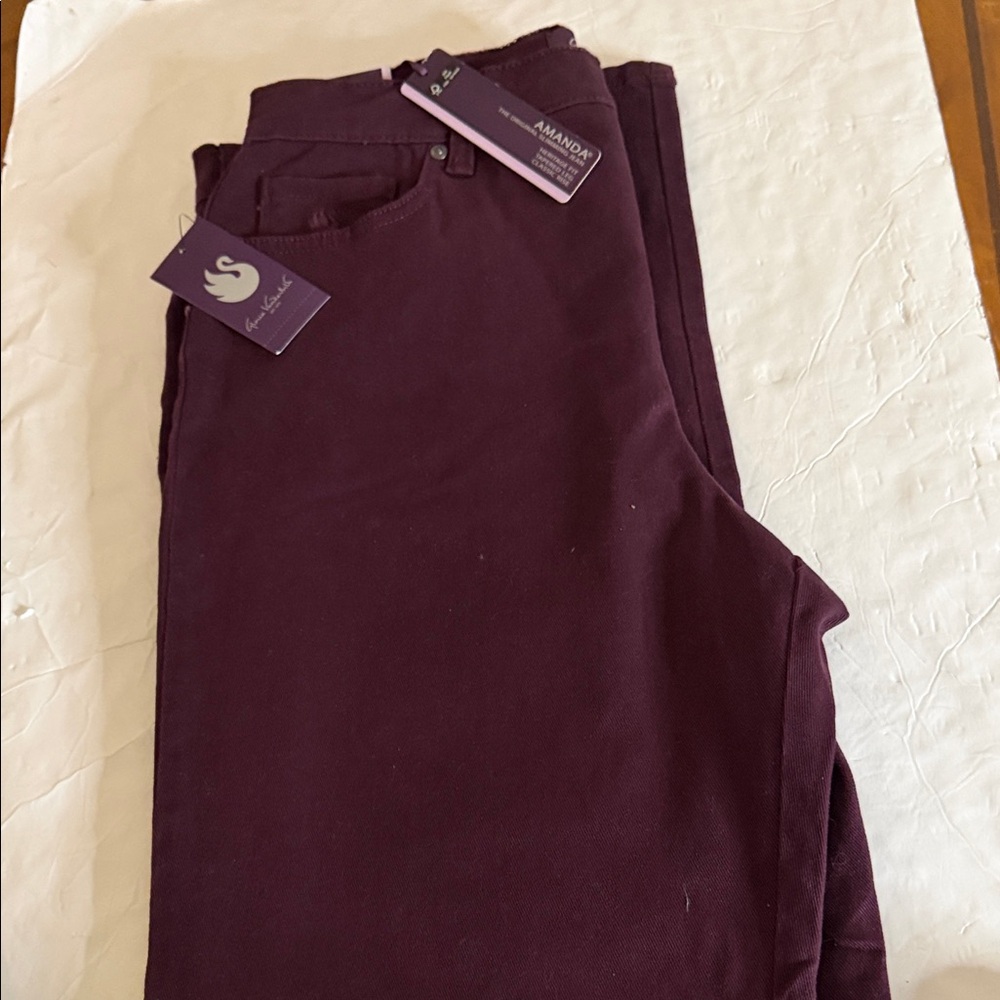 Gloria Vanderbilt Amanda Burgundy jeans